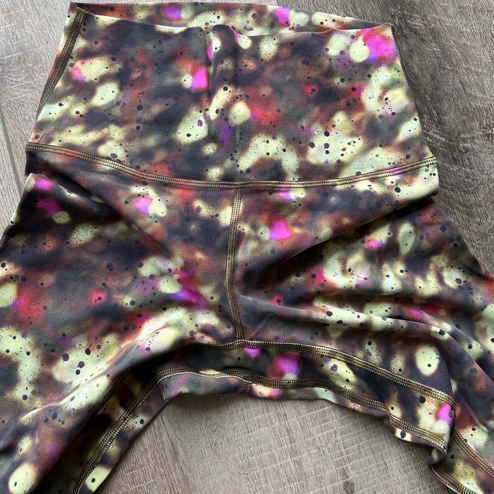 Lululemon Align High-Rise Pant 28" in Soft Focus Splatter Green Multi - Picture 3 of 6